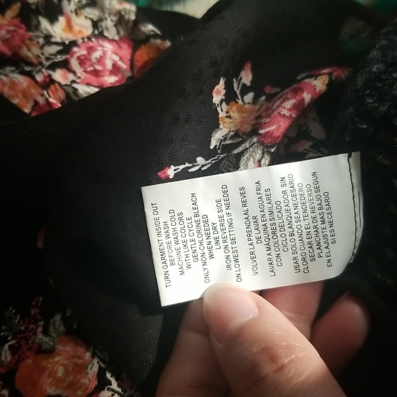 Rewind black floral blouse size L juniors - Picture 9 of 10